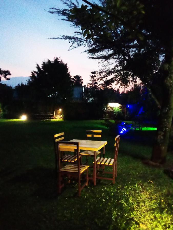 Colibri Taverne & Guest House Gisenyi Eksteriør billede