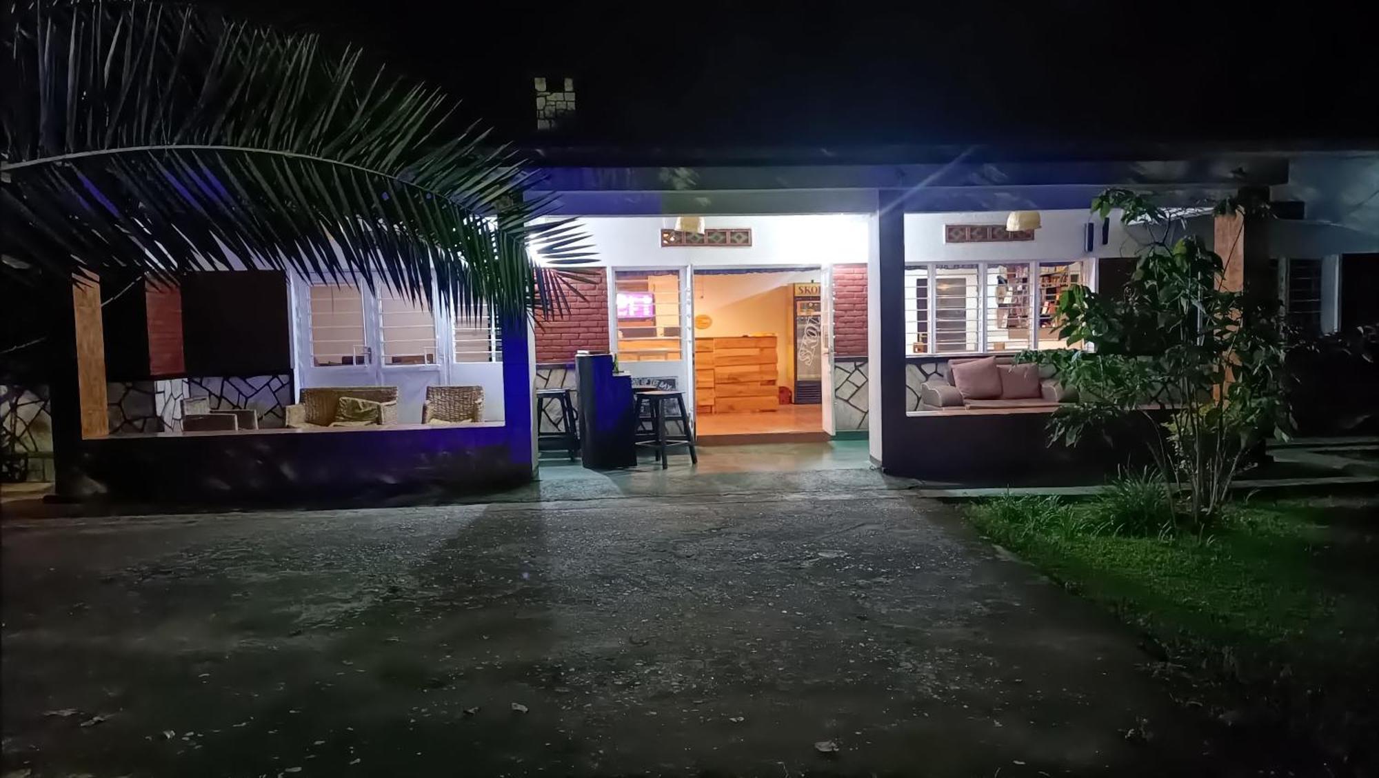 Colibri Taverne & Guest House Gisenyi Eksteriør billede