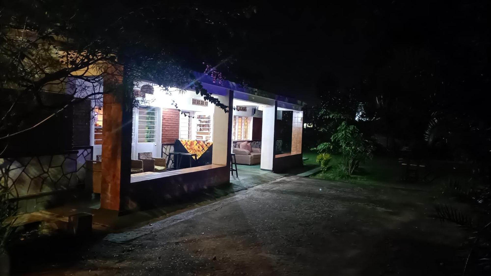 Colibri Taverne & Guest House Gisenyi Eksteriør billede